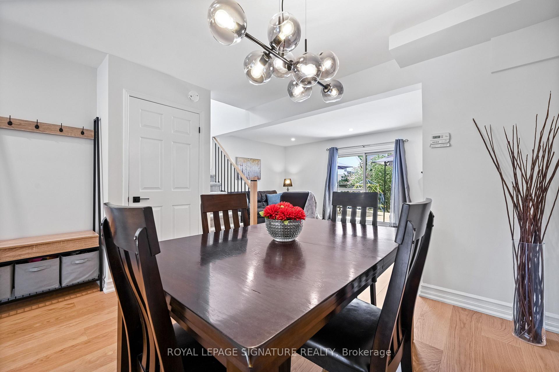 Photo 5 of 2048 Chrisdon Road, Burlington, Headon — HOMEH