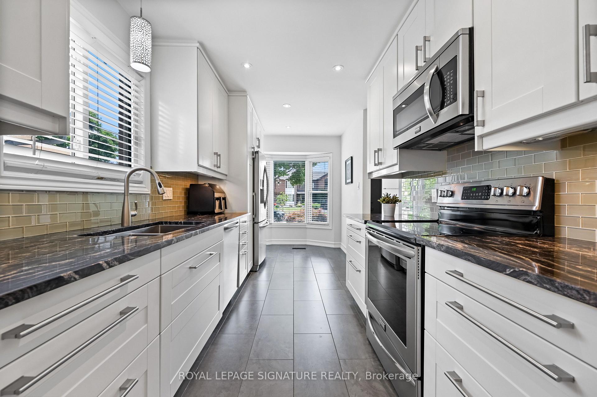 Photo 6 of 2048 Chrisdon Road, Burlington, Headon — HOMEH