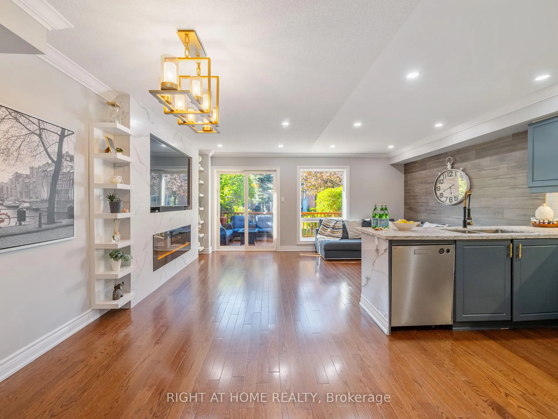 Photo 11 of 76 Torr Lane, Ajax, Central — HOMEH