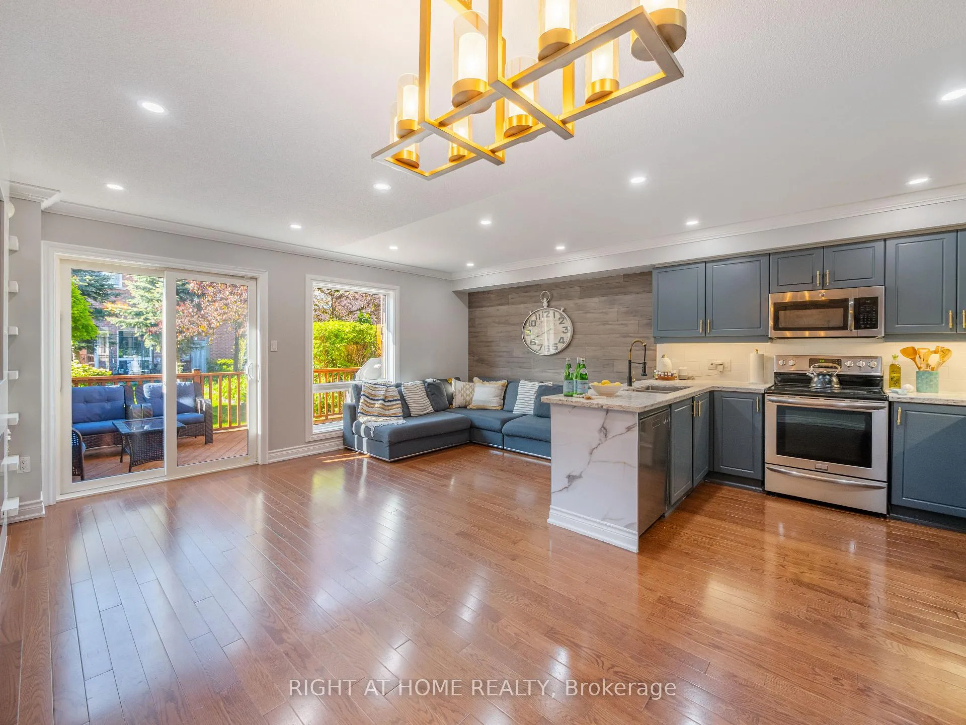 Photo 12 of 76 Torr Lane, Ajax, Central — HOMEH