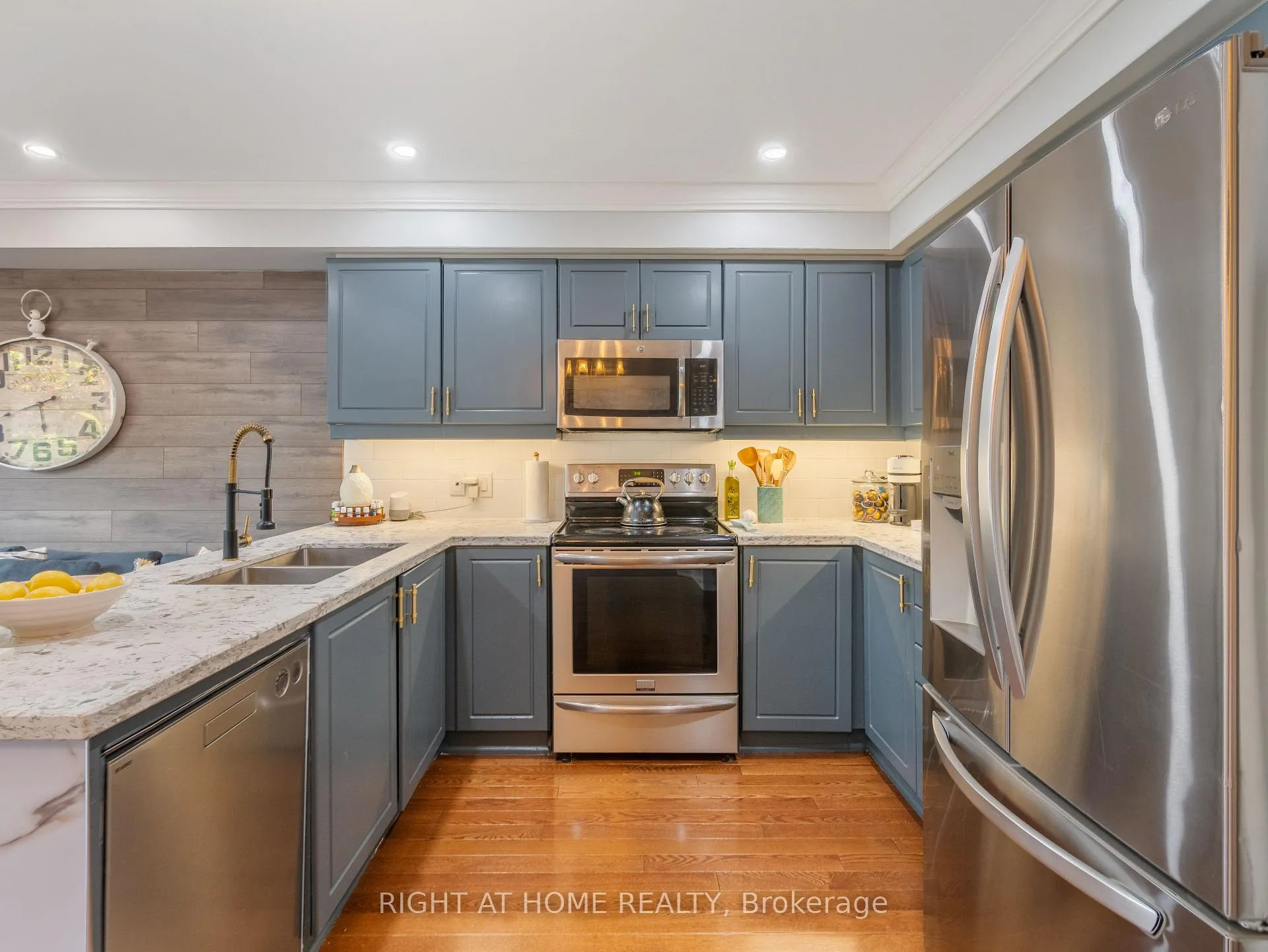 Photo 17 of 76 Torr Lane, Ajax, Central — HOMEH