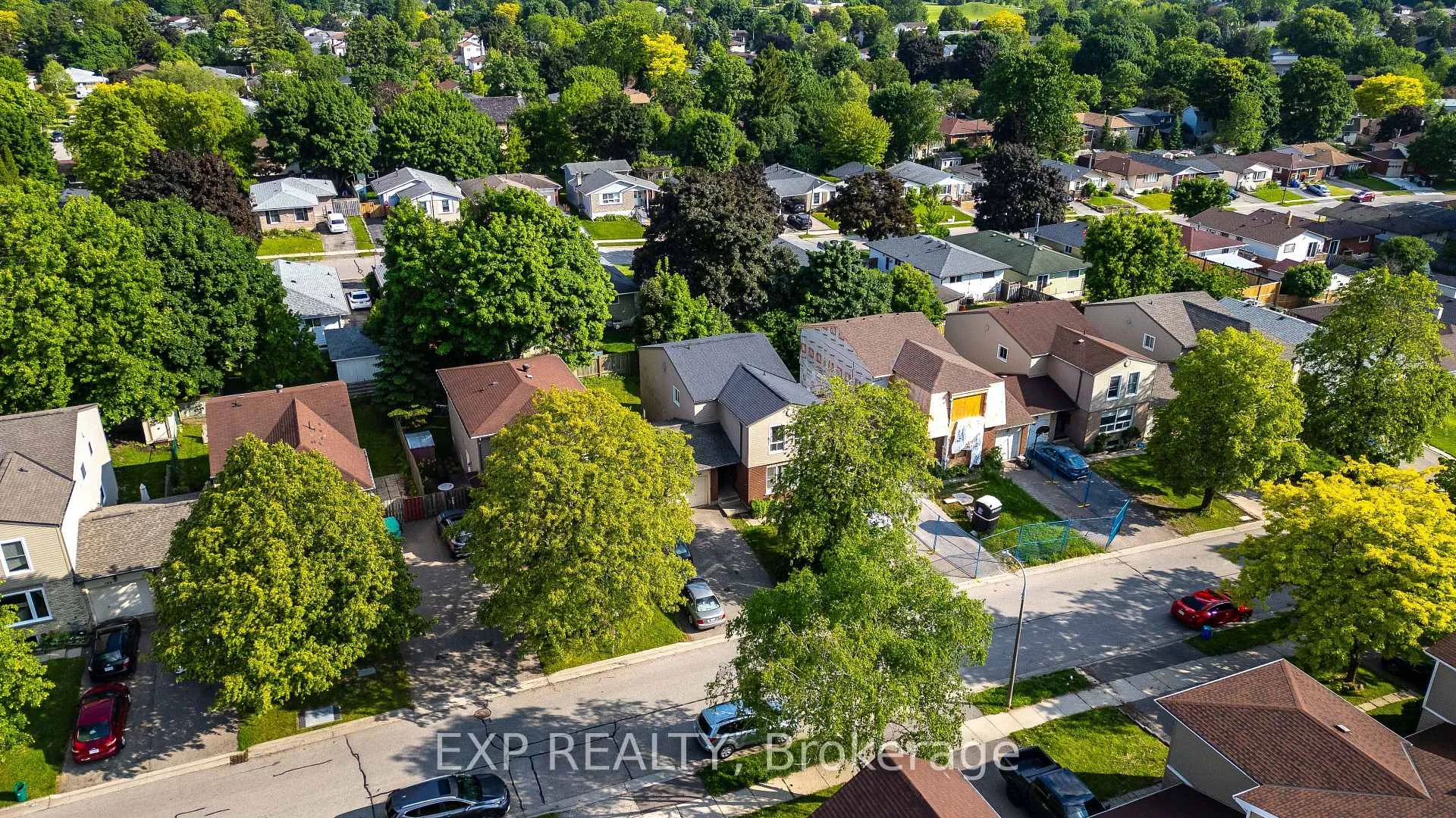 Photo 5 of 178 Silver Aspen Crescent, Kitchener — HOMEH