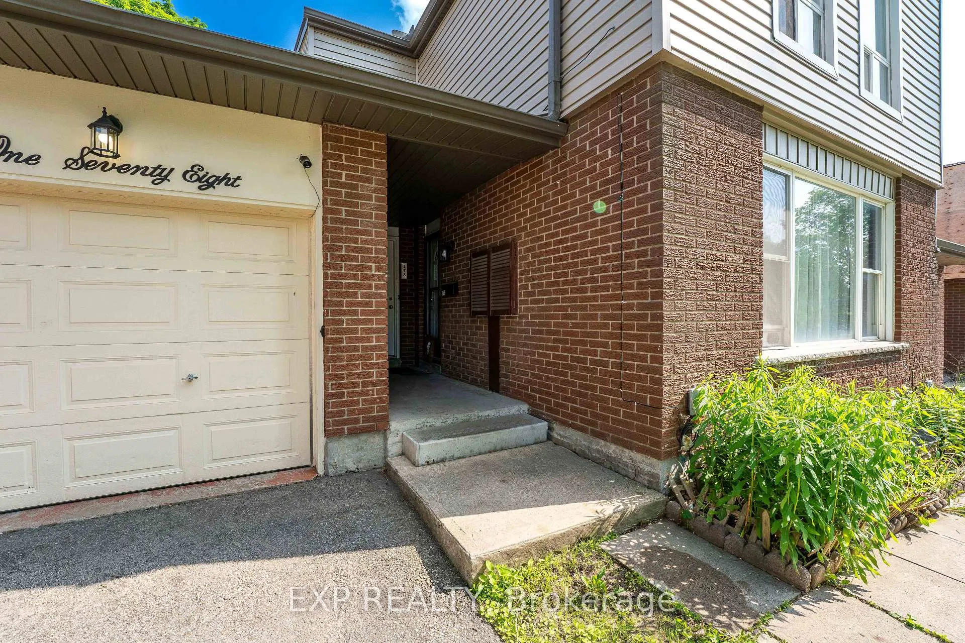 Photo 6 of 178 Silver Aspen Crescent, Kitchener — HOMEH