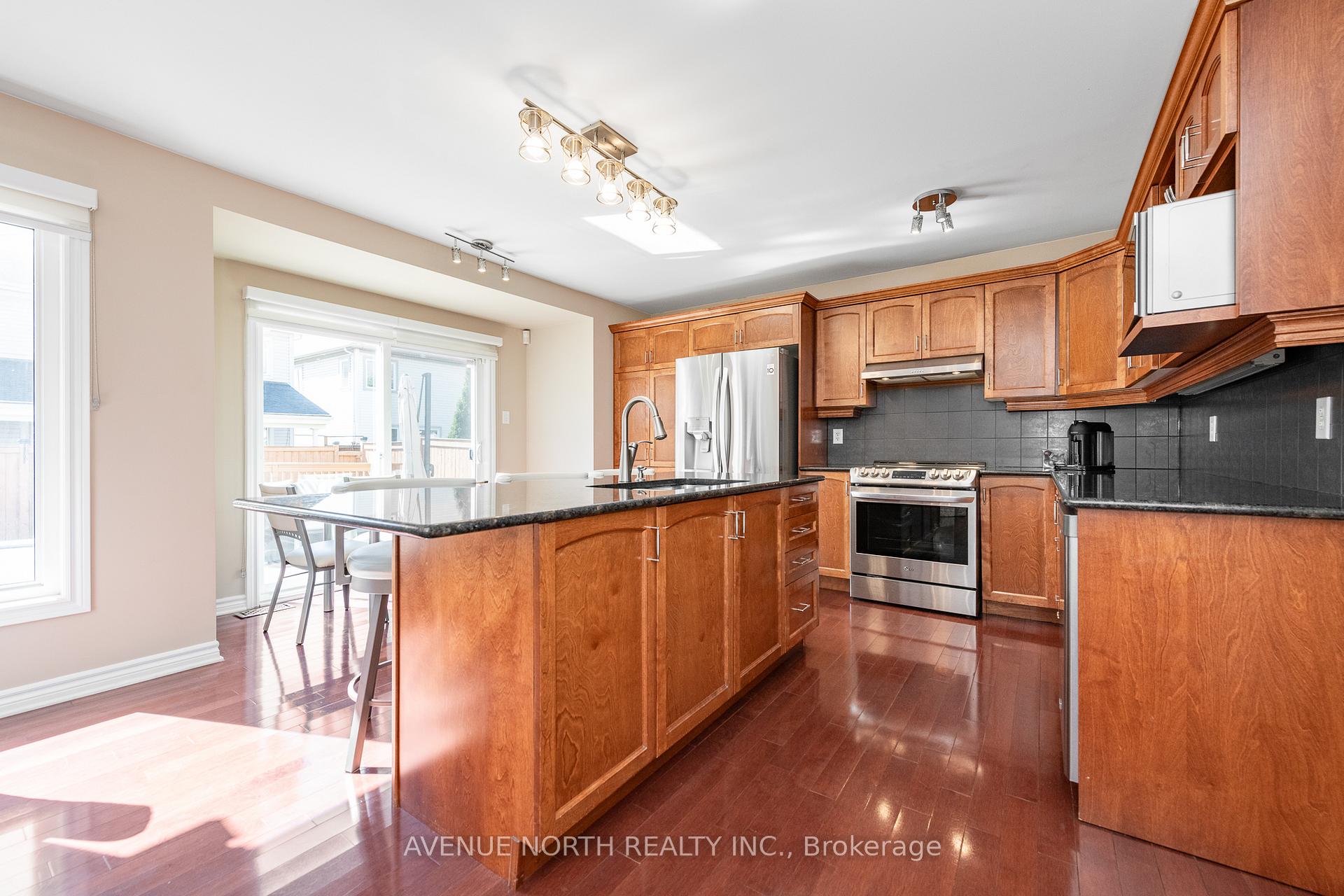 Photo 13 of 3560 Cambrian Road, Ottawa, Barrhaven - Half Moon Bay — HOMEH