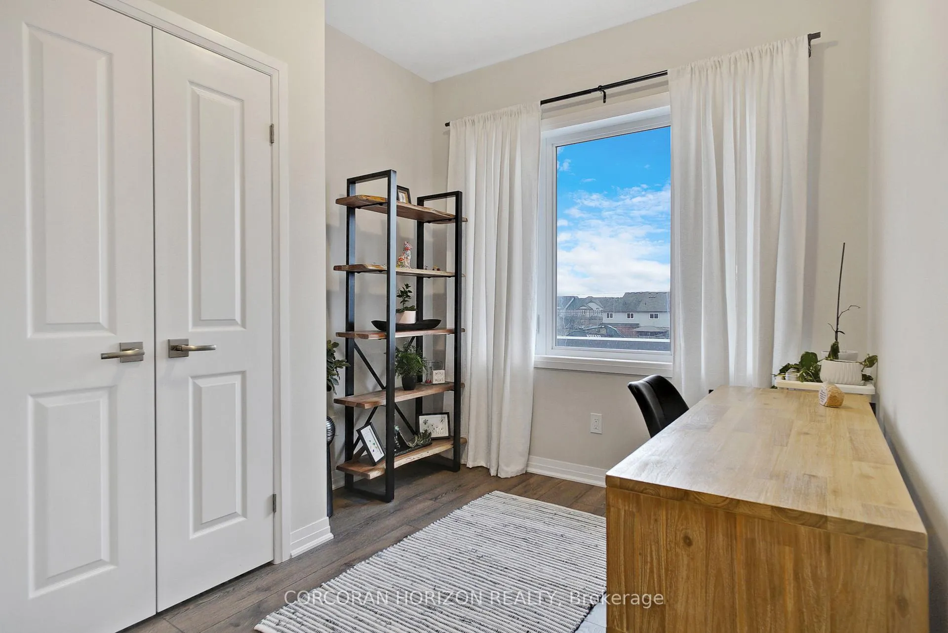Photo 12 of 100 Seabrook Drive, Kitchener — HOMEH