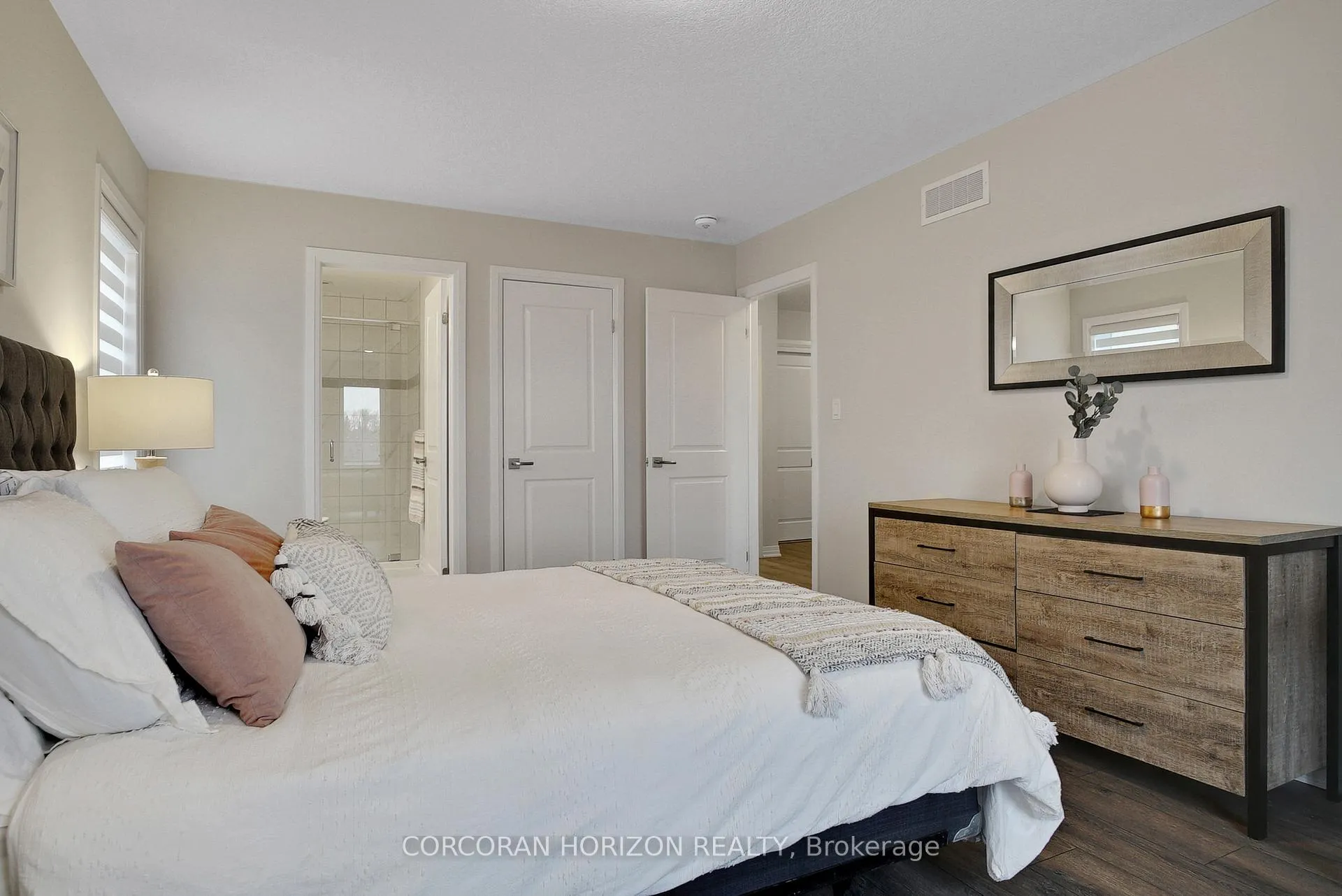 Photo 20 of 100 Seabrook Drive, Kitchener — HOMEH