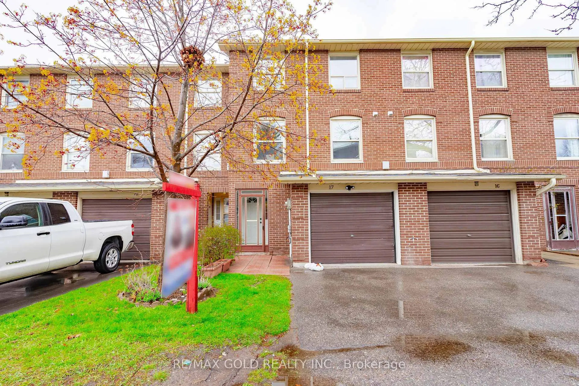 Front of 17 Eden Park Drive