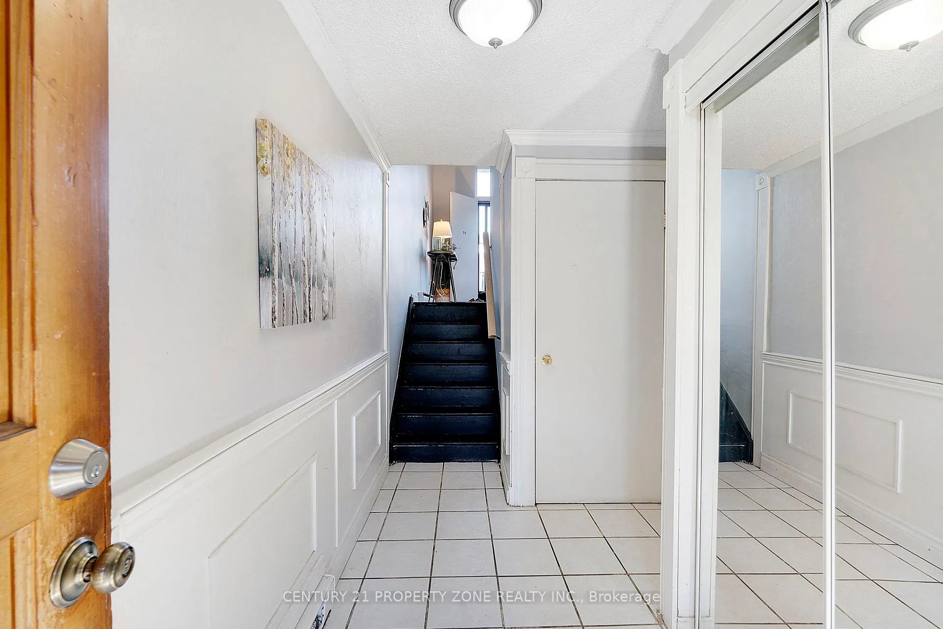 Photo 3 of 55 Darras Court, Brampton, Southgate — HOMEH