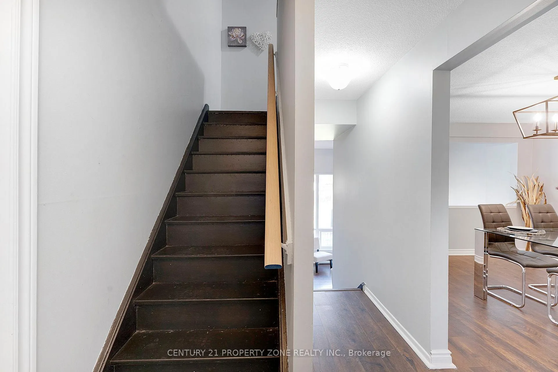 Photo 13 of 55 Darras Court, Brampton, Southgate — HOMEH