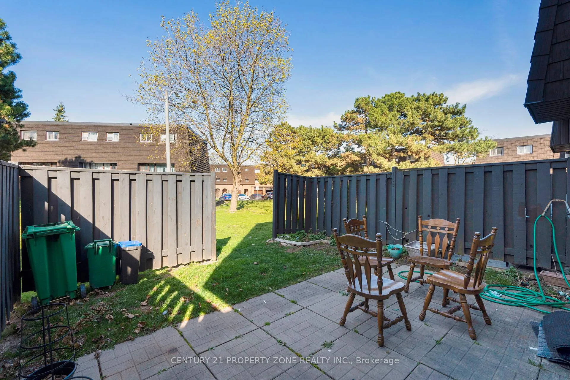 Photo 24 of 55 Darras Court, Brampton, Southgate — HOMEH