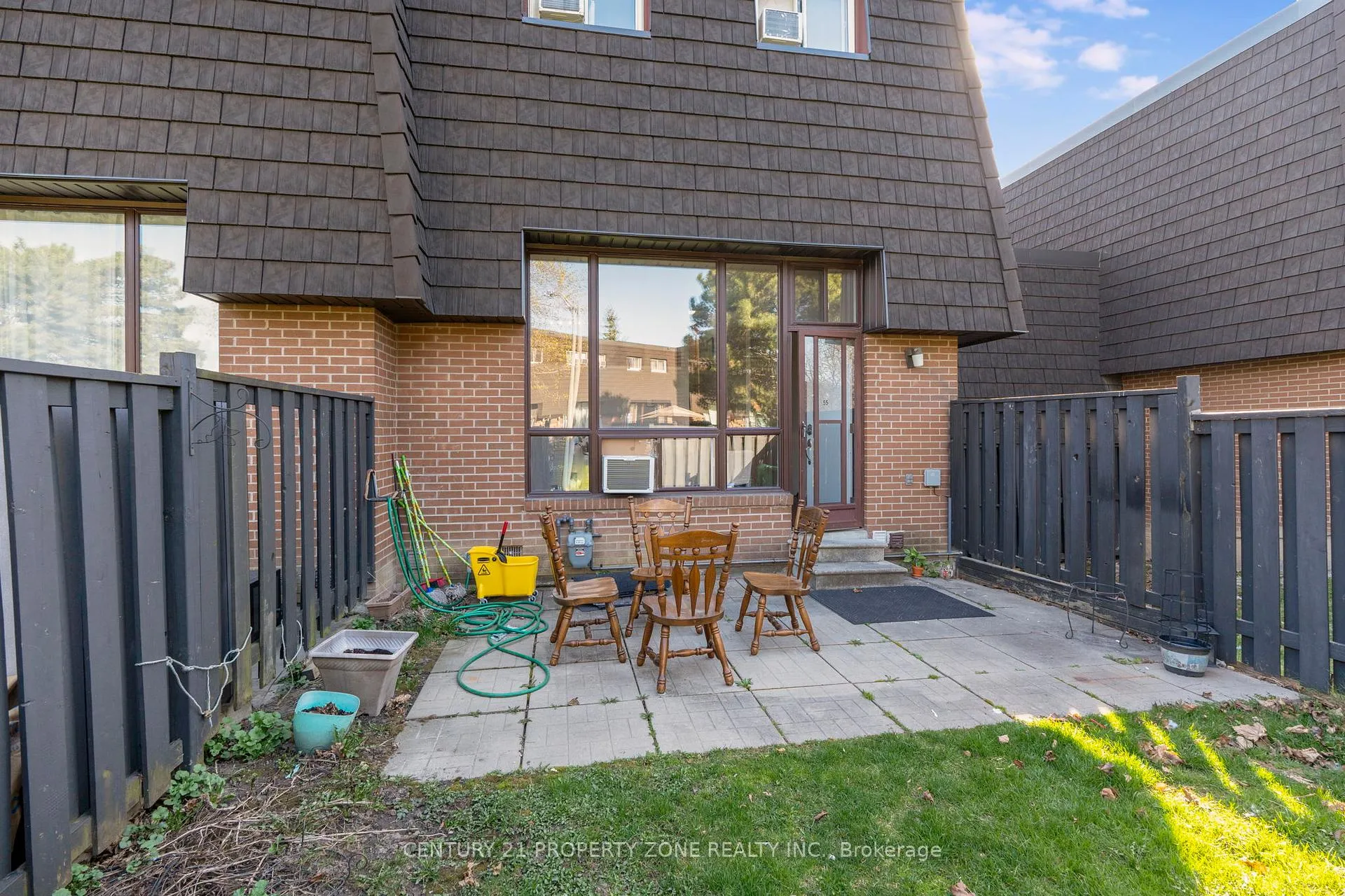 Photo 25 of 55 Darras Court, Brampton, Southgate — HOMEH