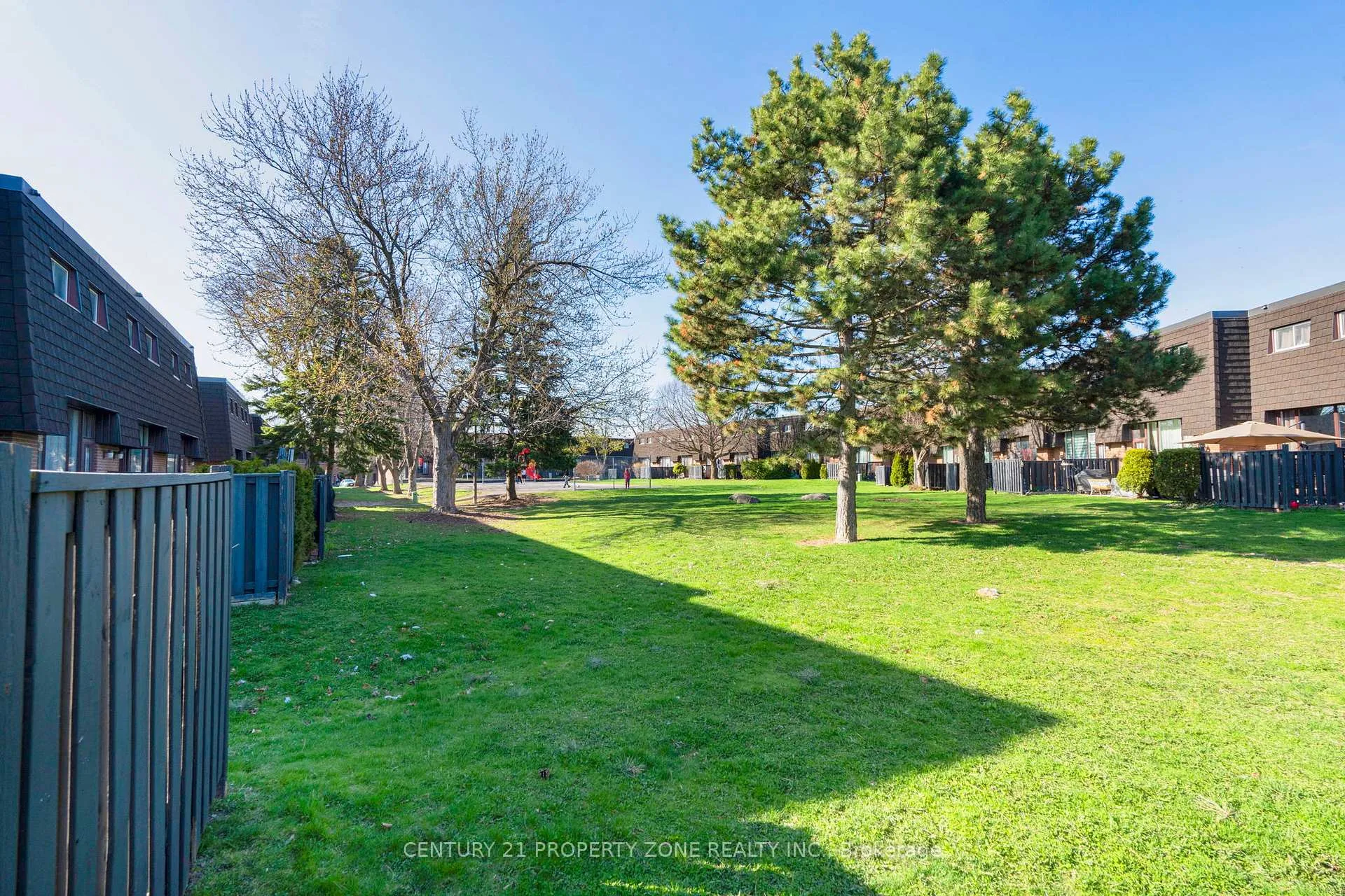 Photo 27 of 55 Darras Court, Brampton, Southgate — HOMEH