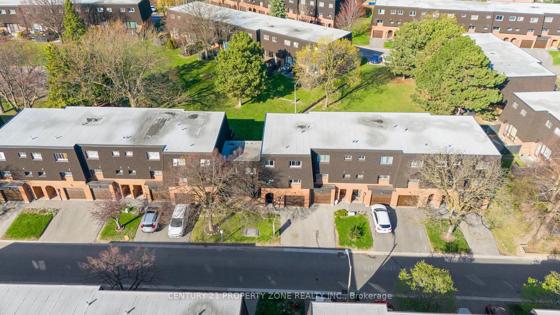 Photo 28 of 55 Darras Court, Brampton, Southgate — HOMEH