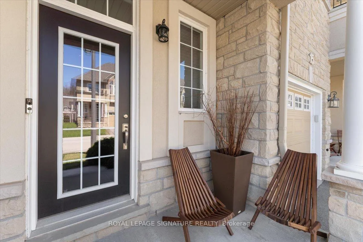 Photo 2 of 9 Forest Valley Crescent, Hamilton, Dundas — HOMEH