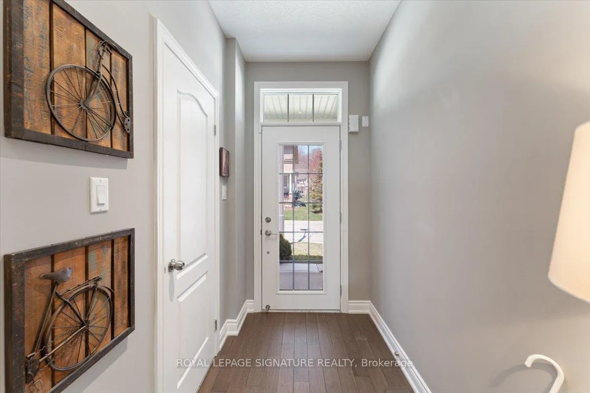 Photo 3 of 9 Forest Valley Crescent, Hamilton, Dundas — HOMEH