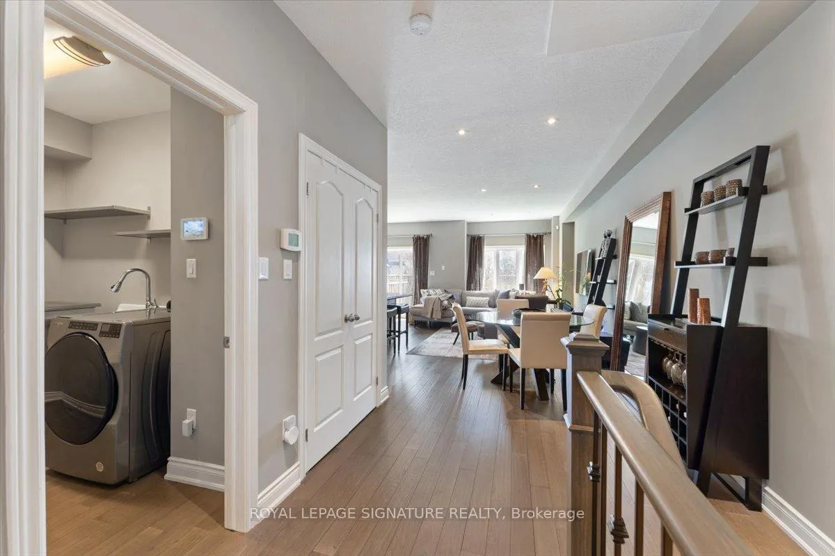 Photo 6 of 9 Forest Valley Crescent, Hamilton, Dundas — HOMEH