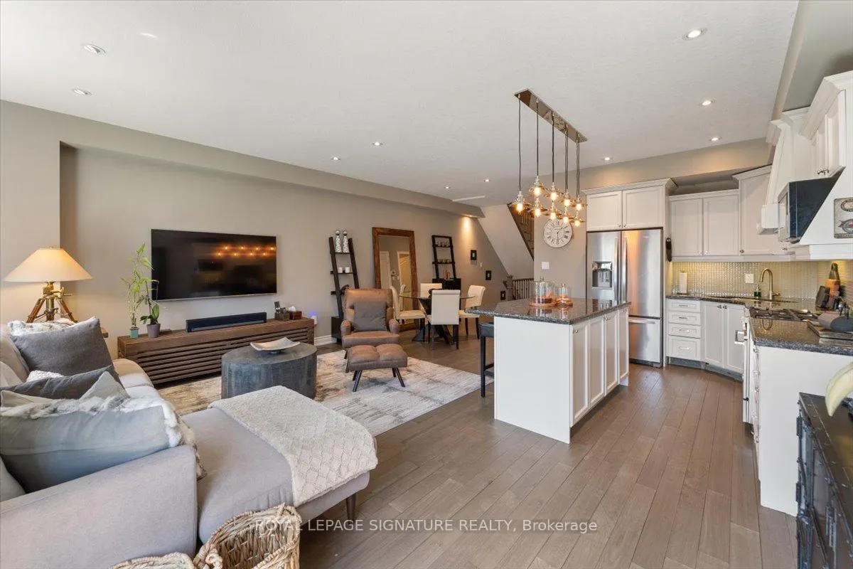 Photo 10 of 9 Forest Valley Crescent, Hamilton, Dundas — HOMEH