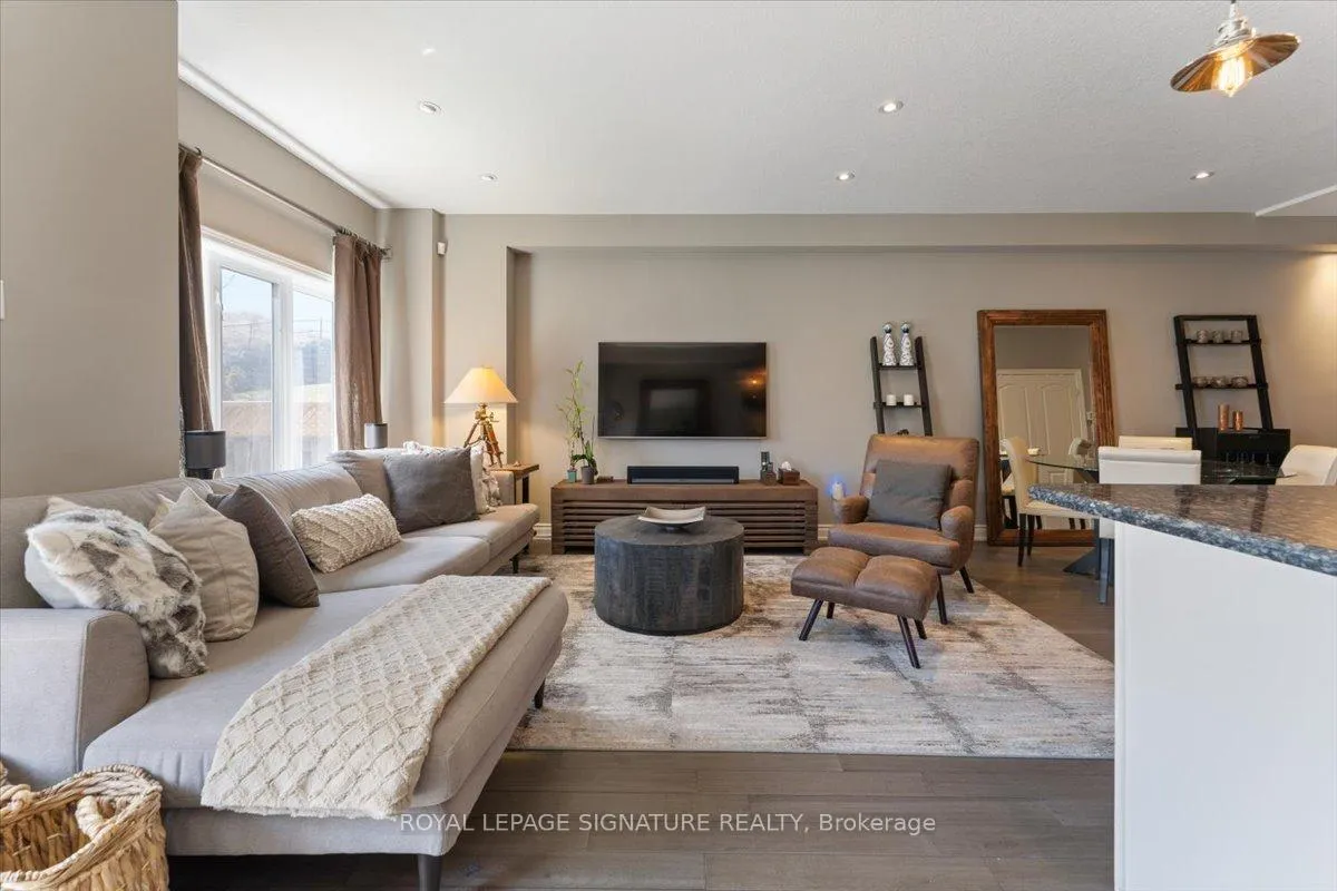 Photo 11 of 9 Forest Valley Crescent, Hamilton, Dundas — HOMEH