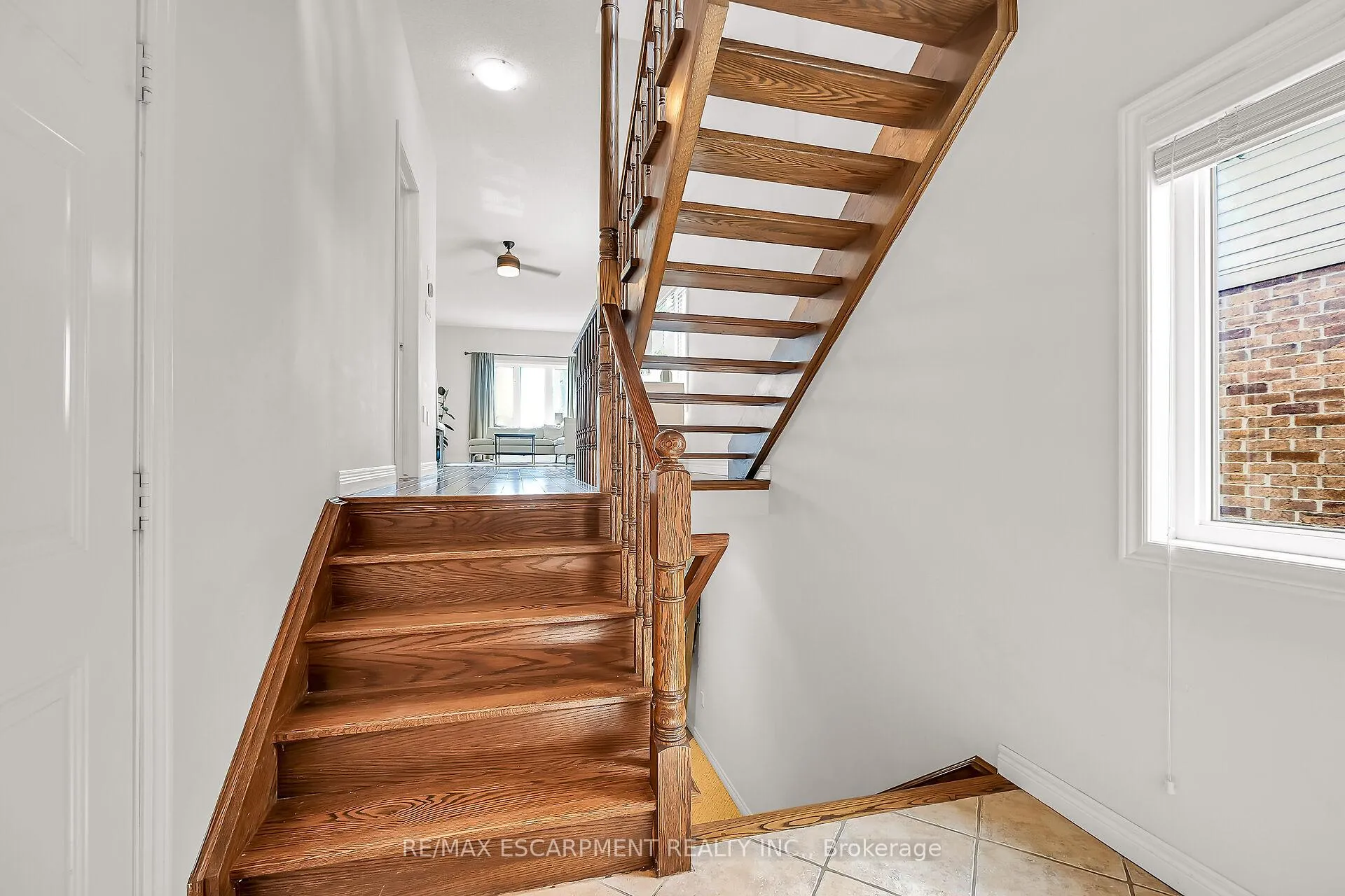 Photo 4 of 78 Myers Lane, Hamilton, Ancaster — HOMEH