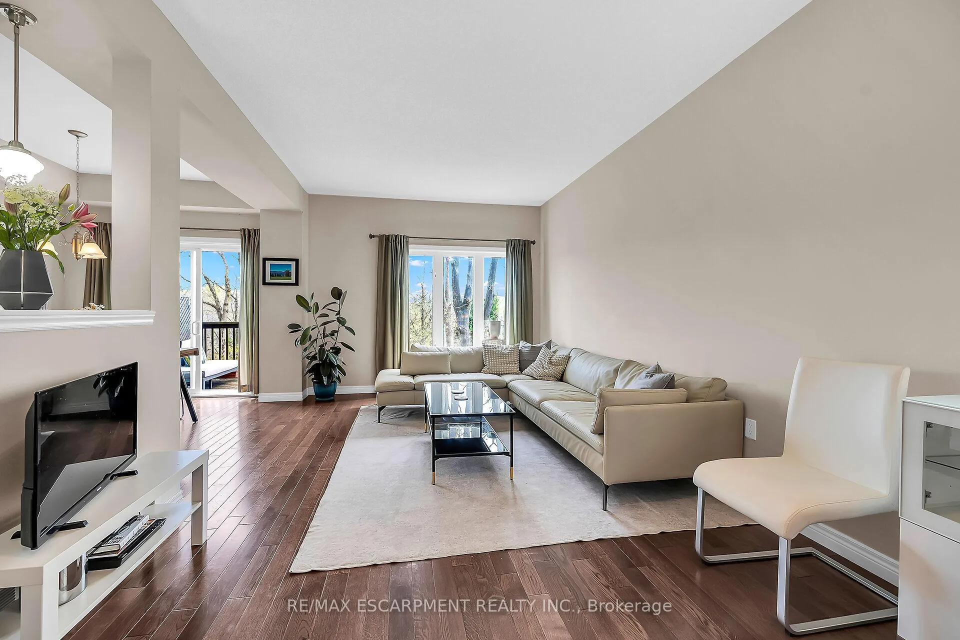 Photo 8 of 78 Myers Lane, Hamilton, Ancaster — HOMEH