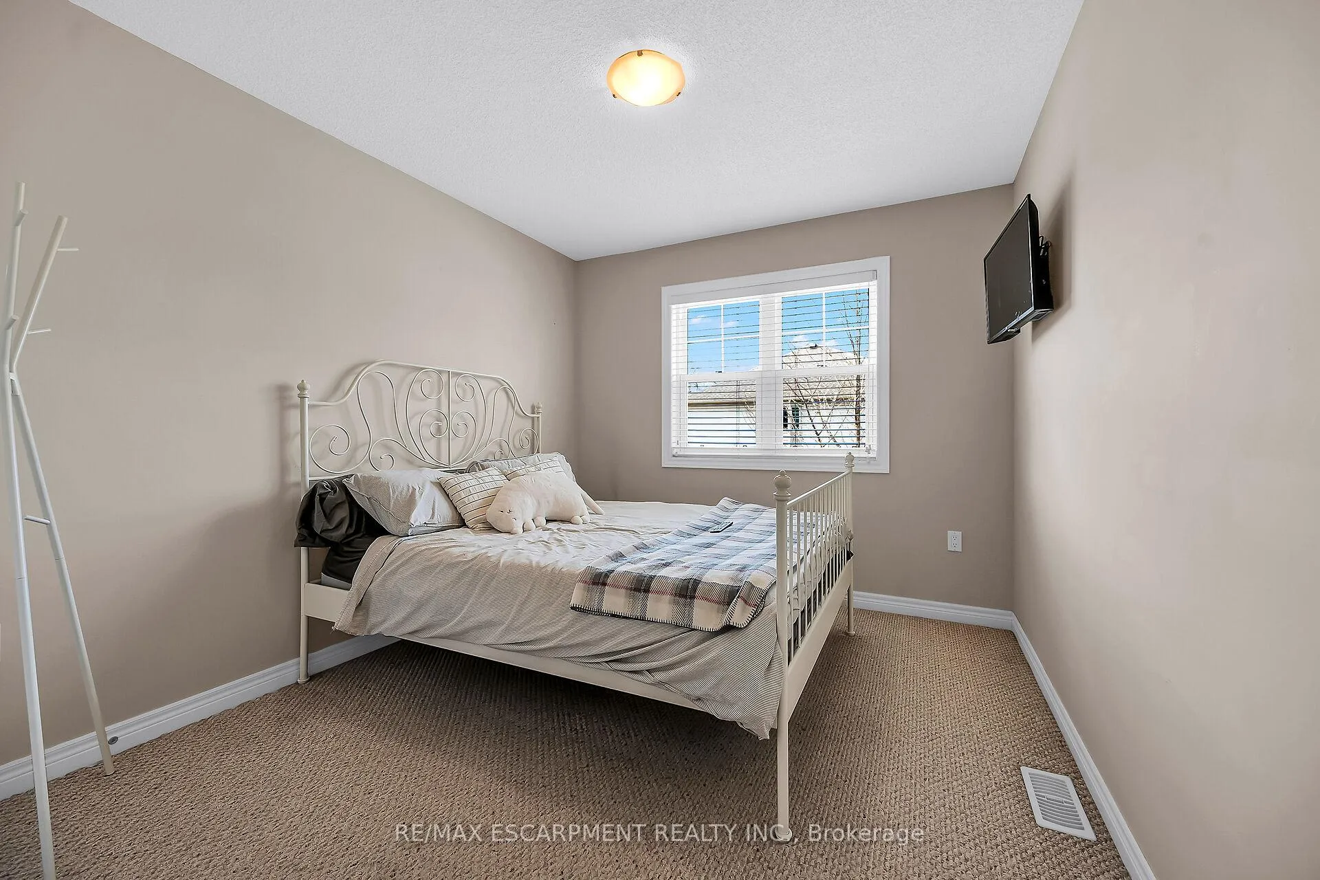 Photo 26 of 78 Myers Lane, Hamilton, Ancaster — HOMEH
