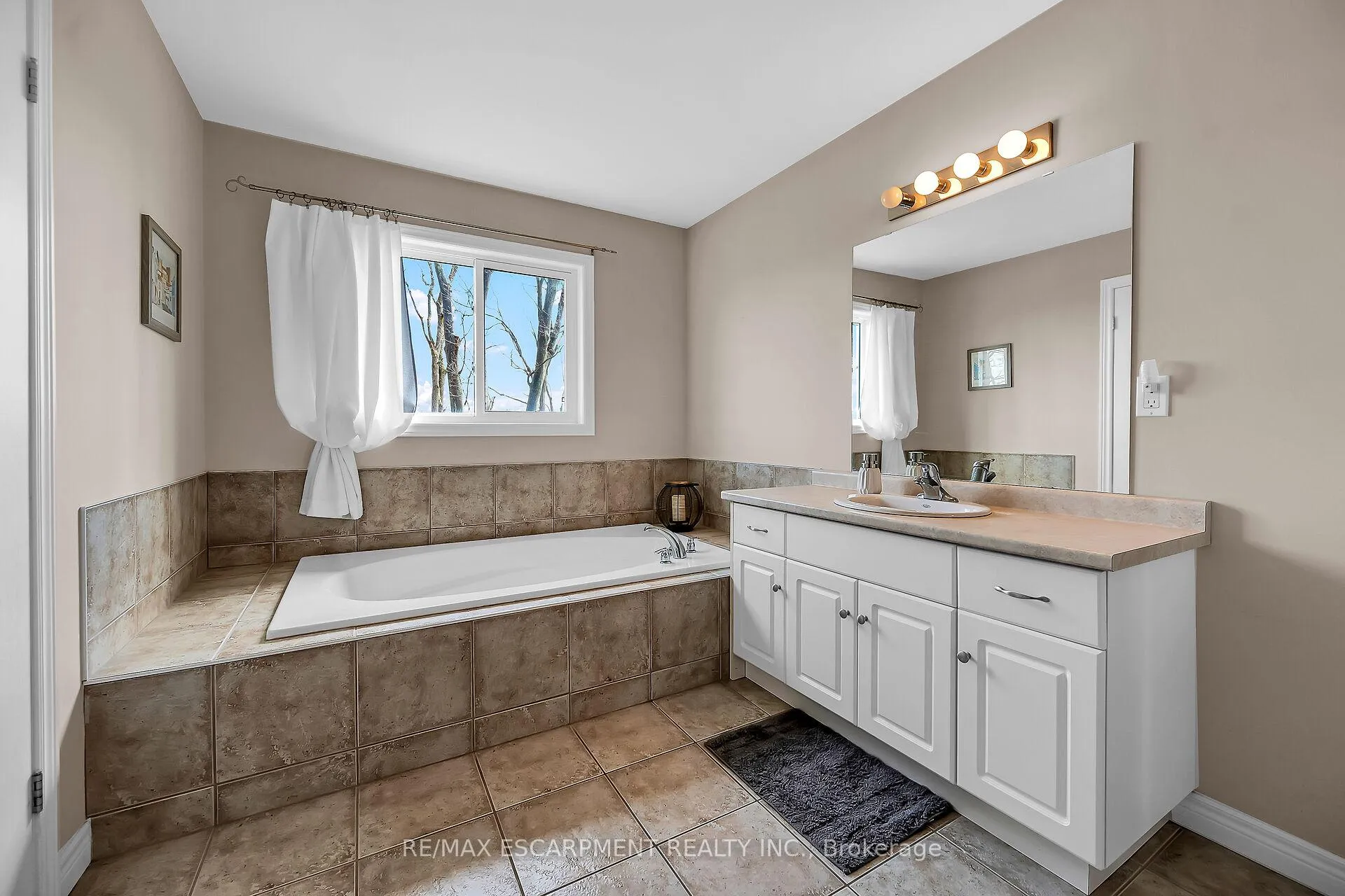 Photo 36 of 78 Myers Lane, Hamilton, Ancaster — HOMEH
