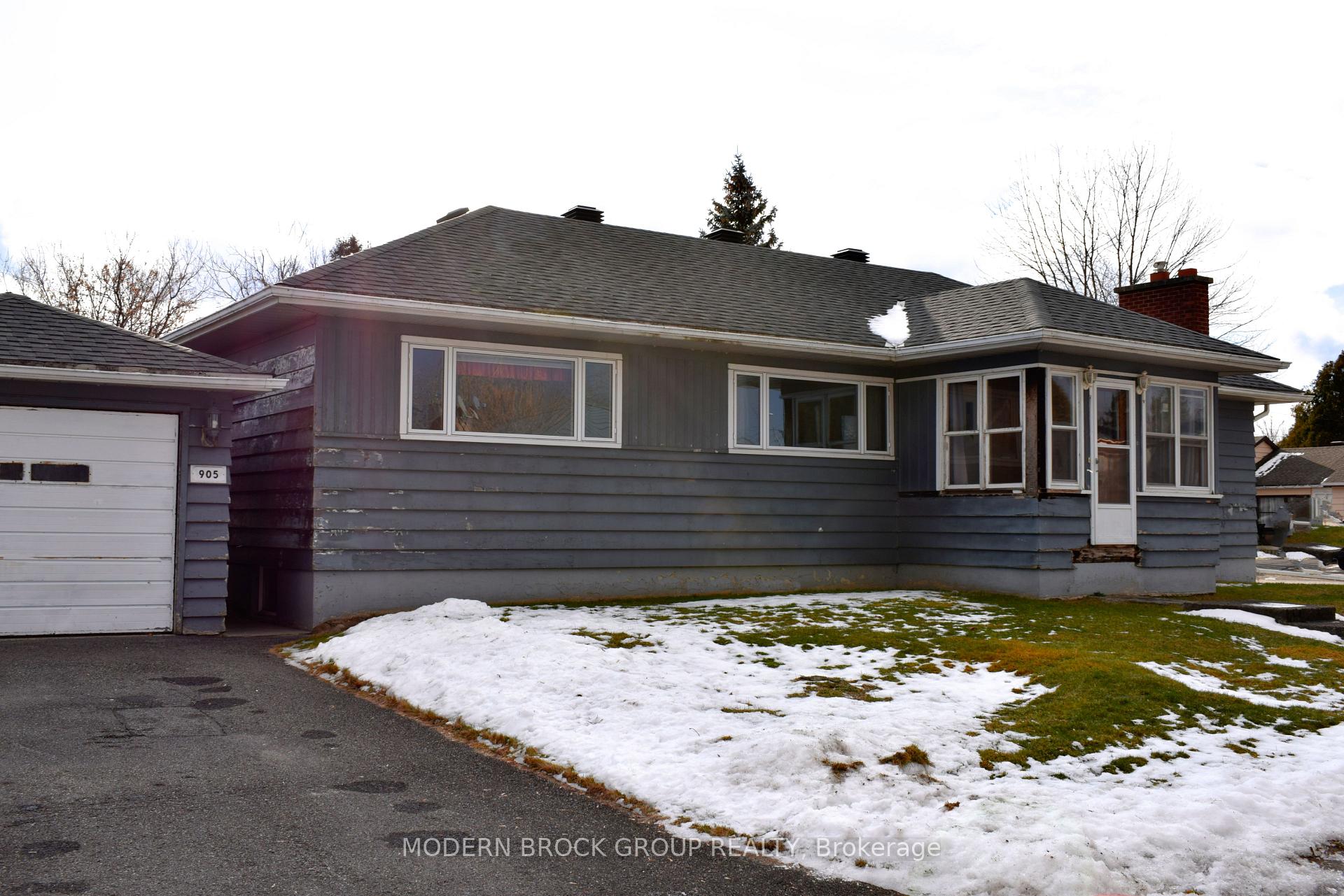 Photo 2 of 905 George Street, Edwardsburgh/Cardinal, Town of Cardinal — HOMEH