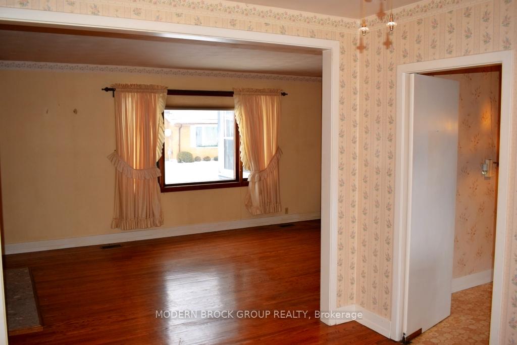 Photo 13 of 905 George Street, Edwardsburgh/Cardinal, Town of Cardinal — HOMEH