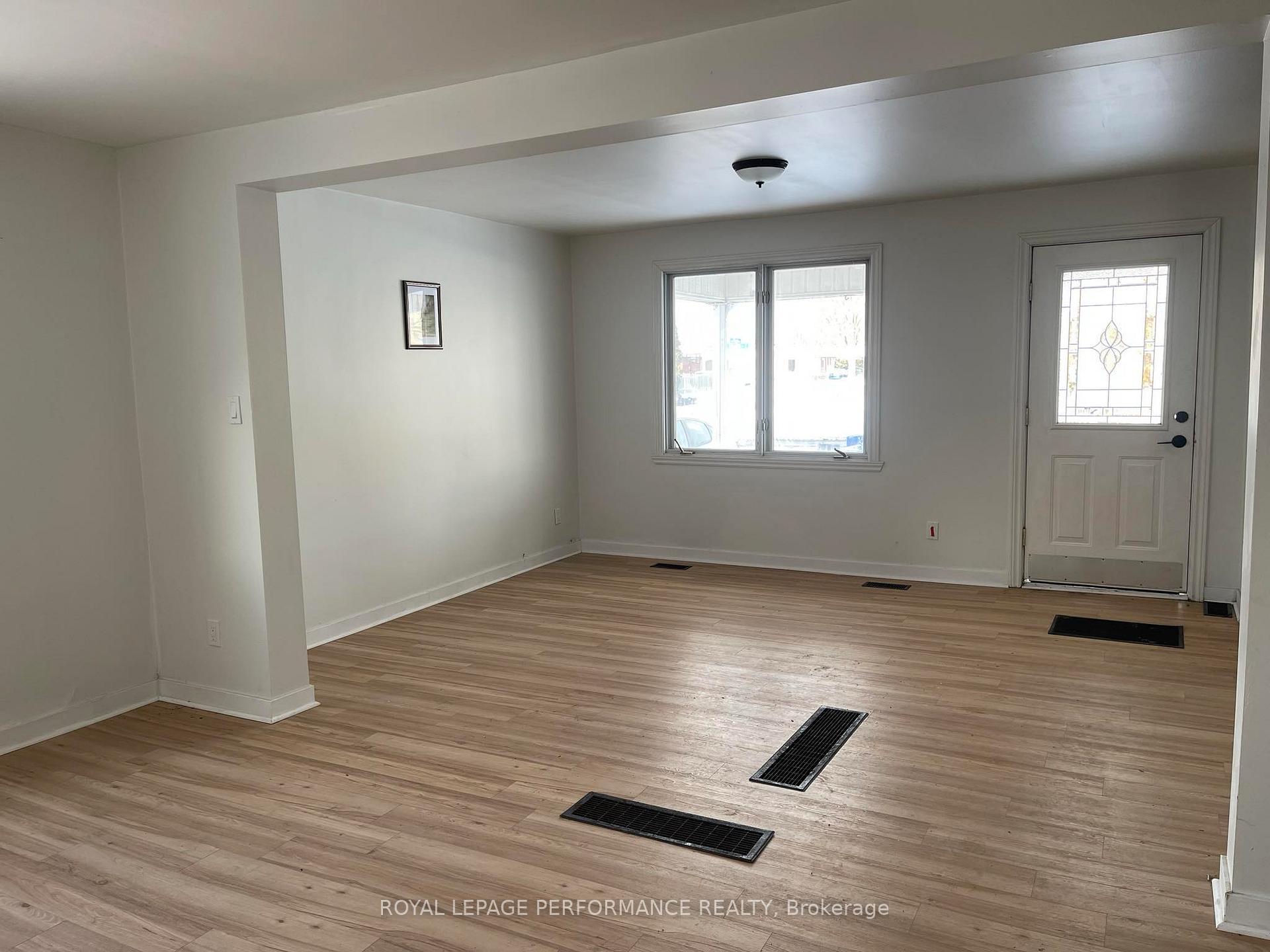 Photo 3 of 110-110a Eleventh Street E, Cornwall — HOMEH