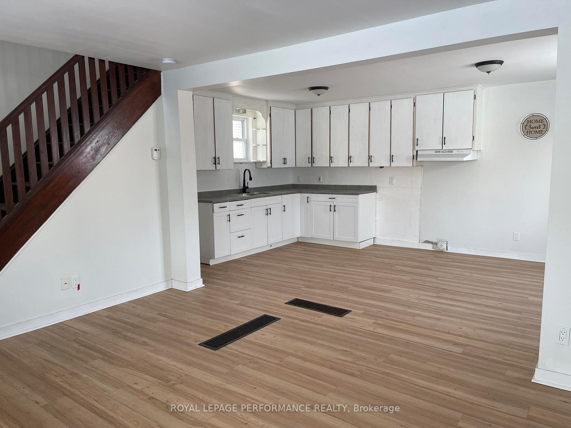 Photo 6 of 110-110a Eleventh Street E, Cornwall — HOMEH