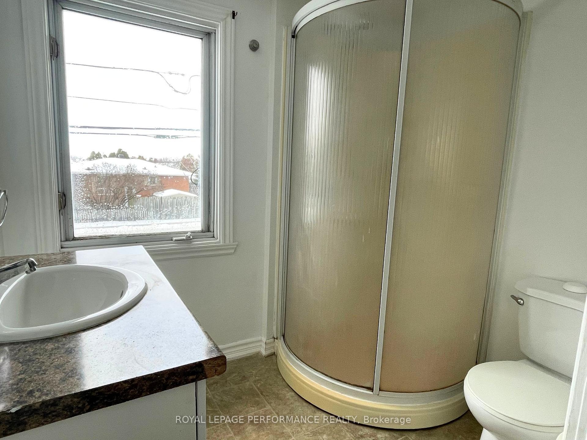 Photo 13 of 110-110a Eleventh Street E, Cornwall — HOMEH