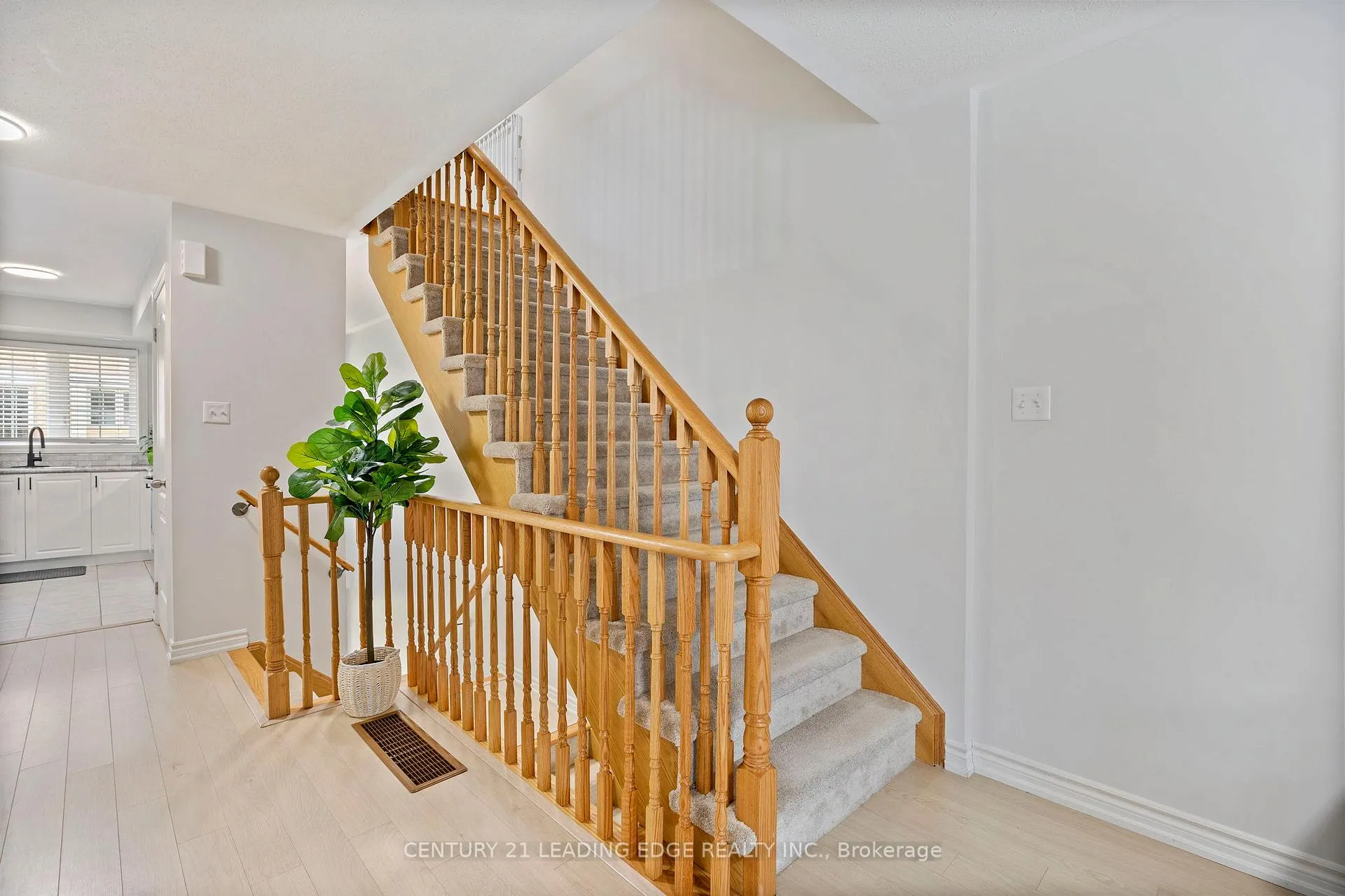 Photo 15 of 44 Filly Path, Oshawa, Windfields — HOMEH