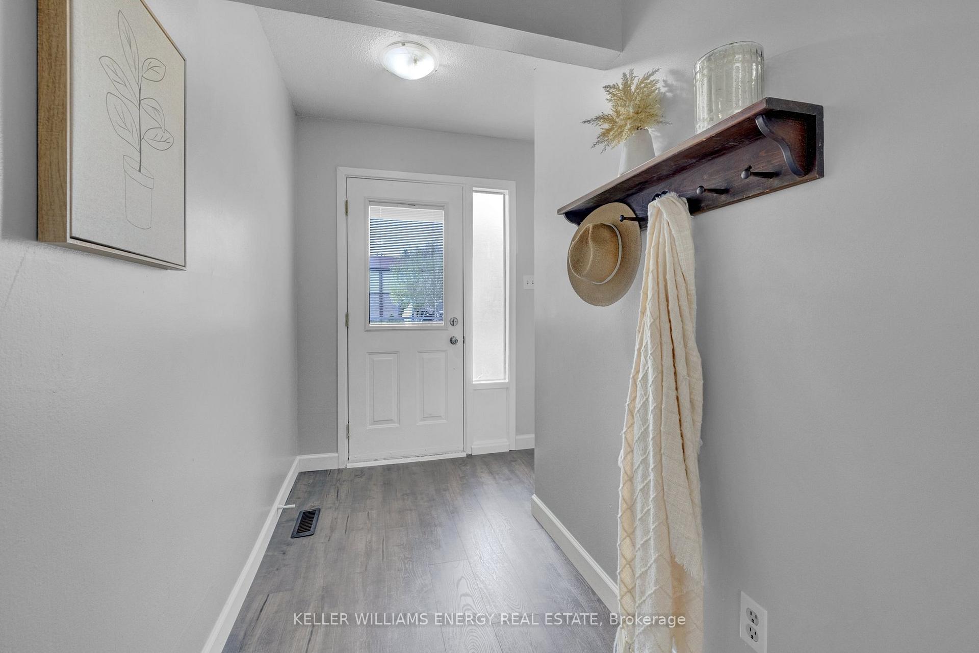 Photo 3 of 54 Alonna Street, Clarington, Bowmanville — HOMEH