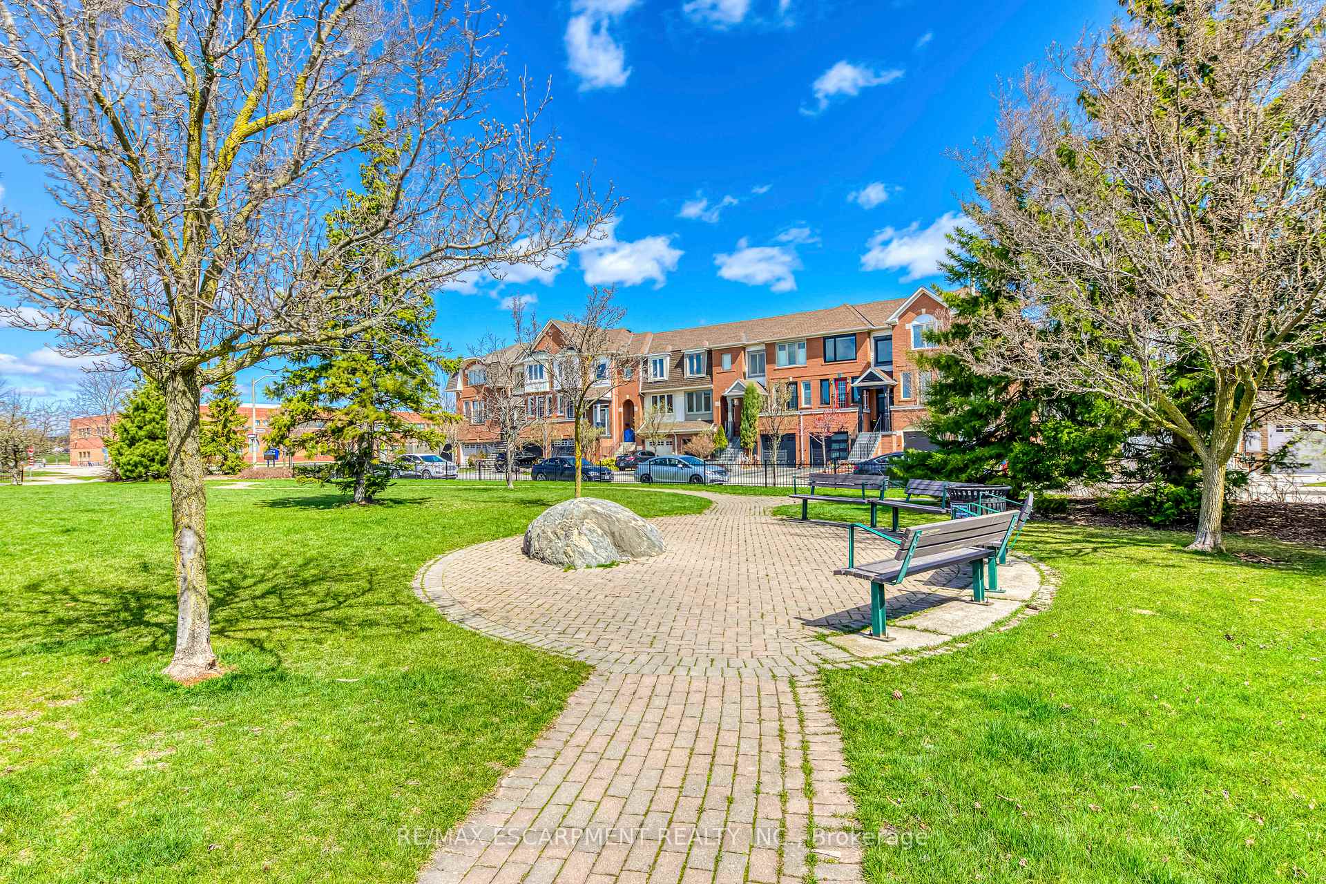 Photo 4 of 2227 Prescott Place, Burlington, Orchard — HOMEH