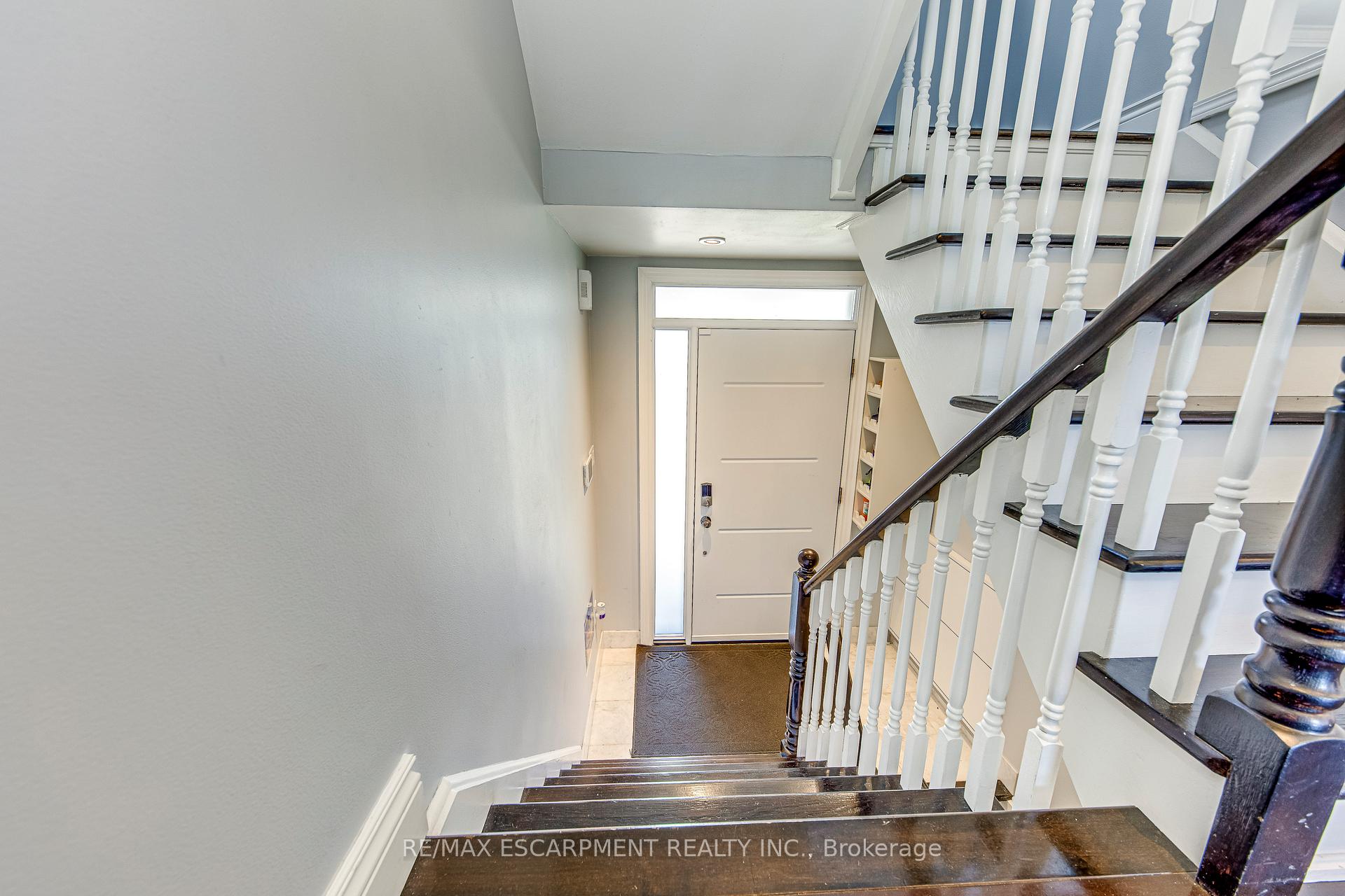 Photo 7 of 2227 Prescott Place, Burlington, Orchard — HOMEH