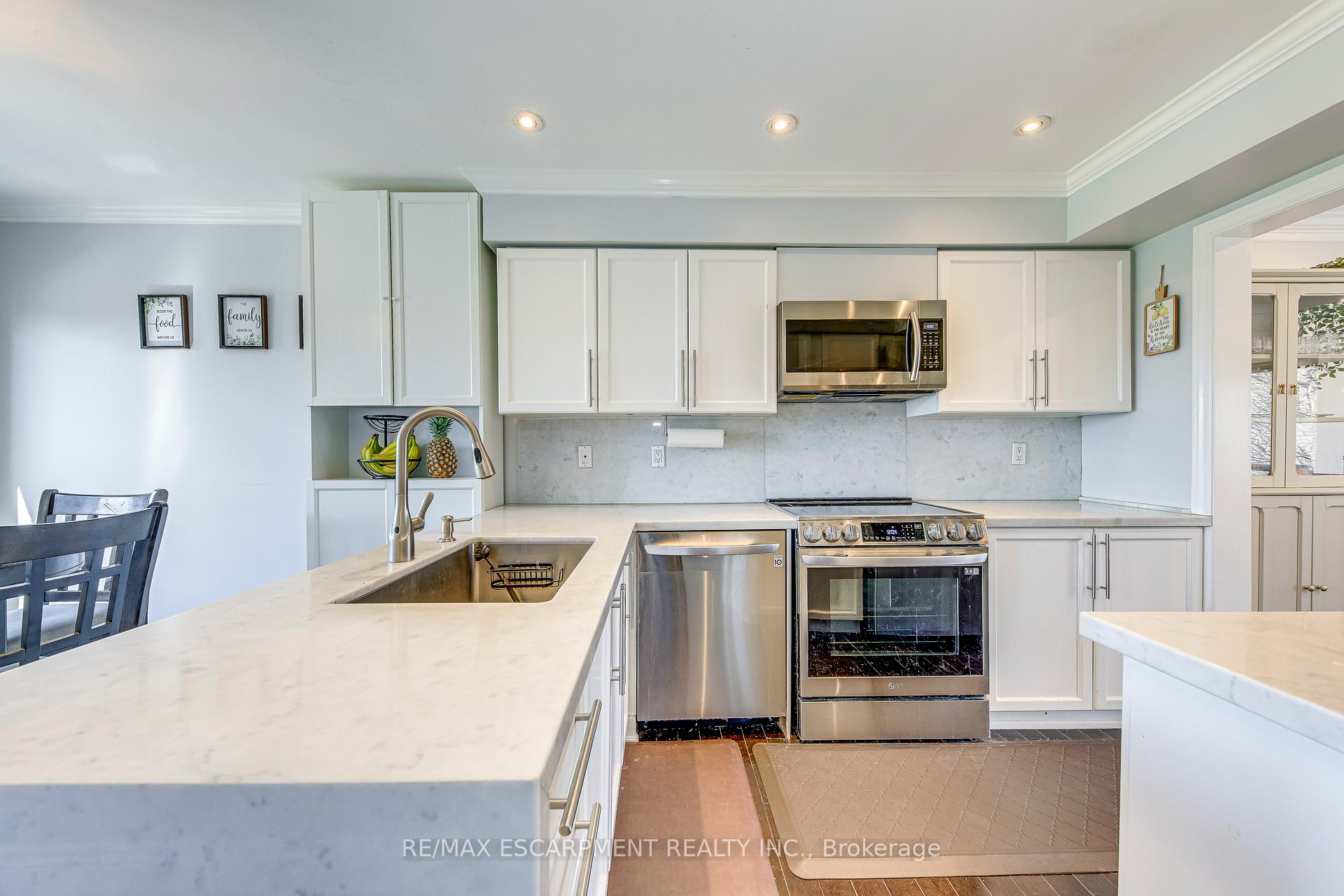 Photo 12 of 2227 Prescott Place, Burlington, Orchard — HOMEH