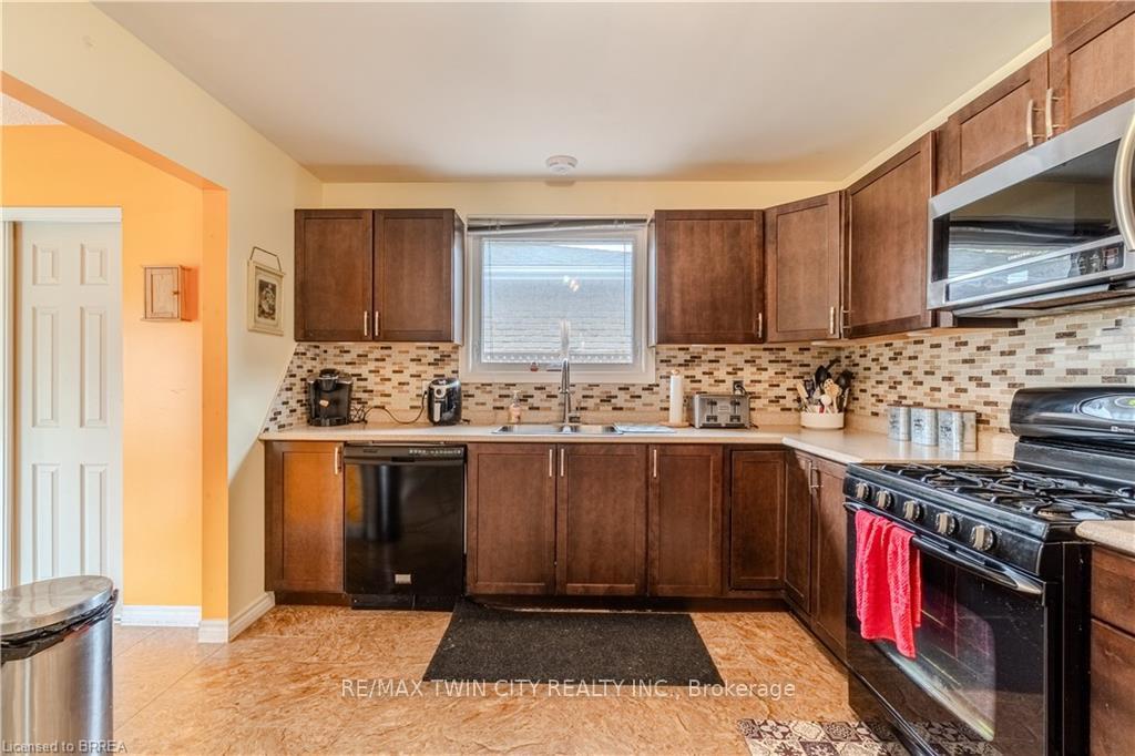 Photo 9 of 41 Forest Drive, Brant, Paris — HOMEH