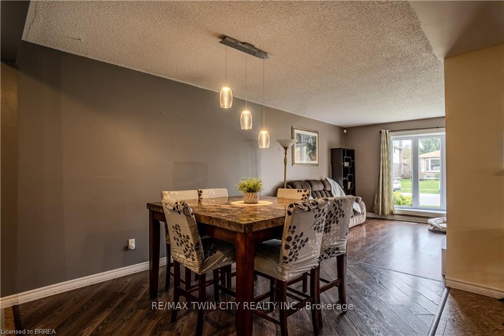 Photo 11 of 41 Forest Drive, Brant, Paris — HOMEH