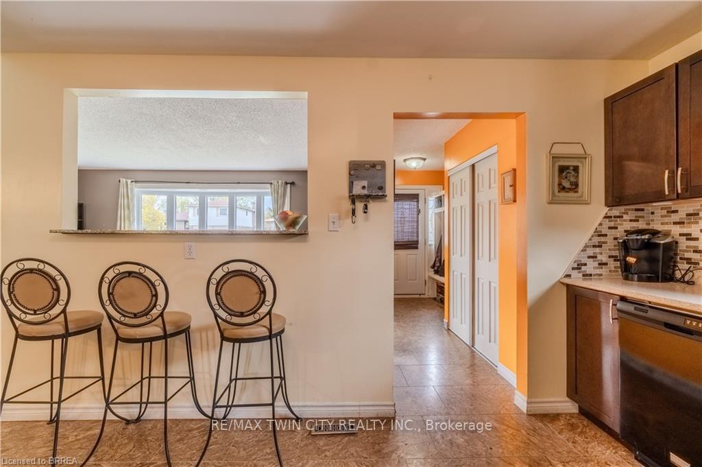 Photo 12 of 41 Forest Drive, Brant, Paris — HOMEH