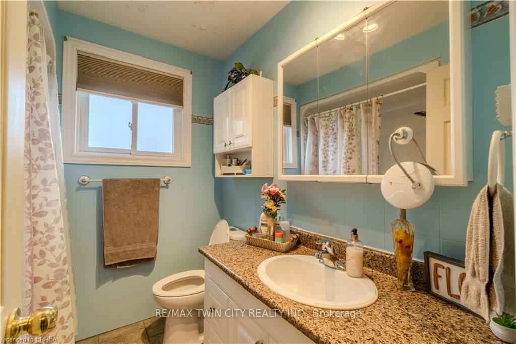 Photo 13 of 41 Forest Drive, Brant, Paris — HOMEH