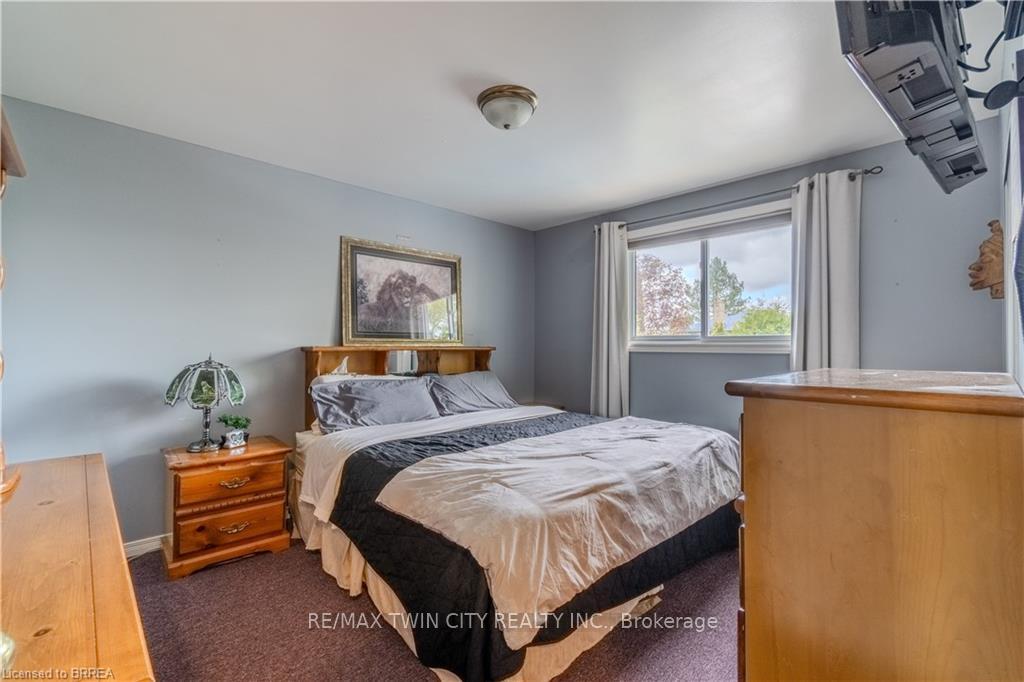 Photo 14 of 41 Forest Drive, Brant, Paris — HOMEH