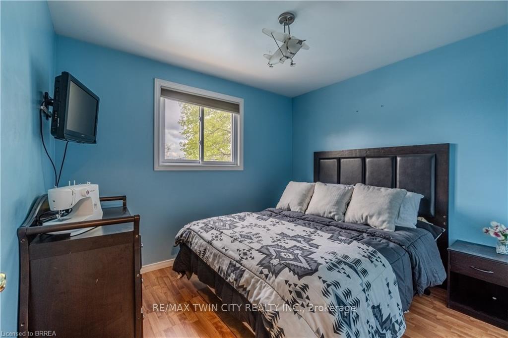 Photo 15 of 41 Forest Drive, Brant, Paris — HOMEH