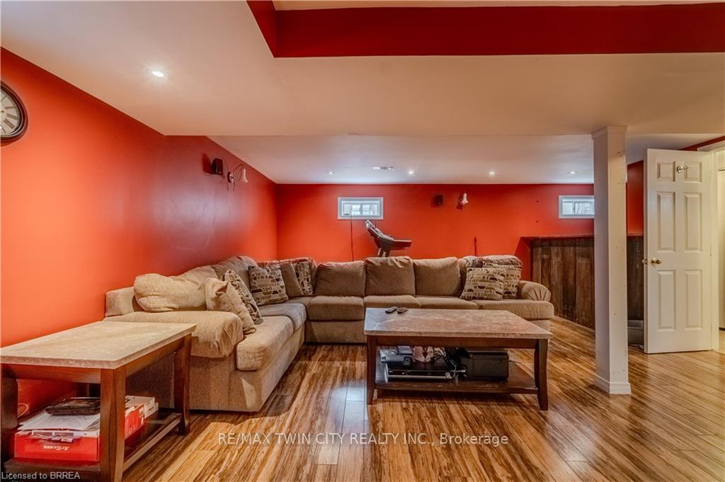 Photo 18 of 41 Forest Drive, Brant, Paris — HOMEH