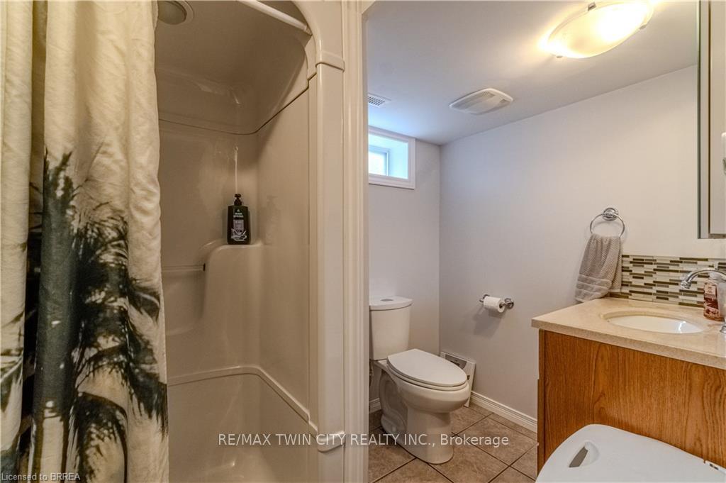 Photo 19 of 41 Forest Drive, Brant, Paris — HOMEH