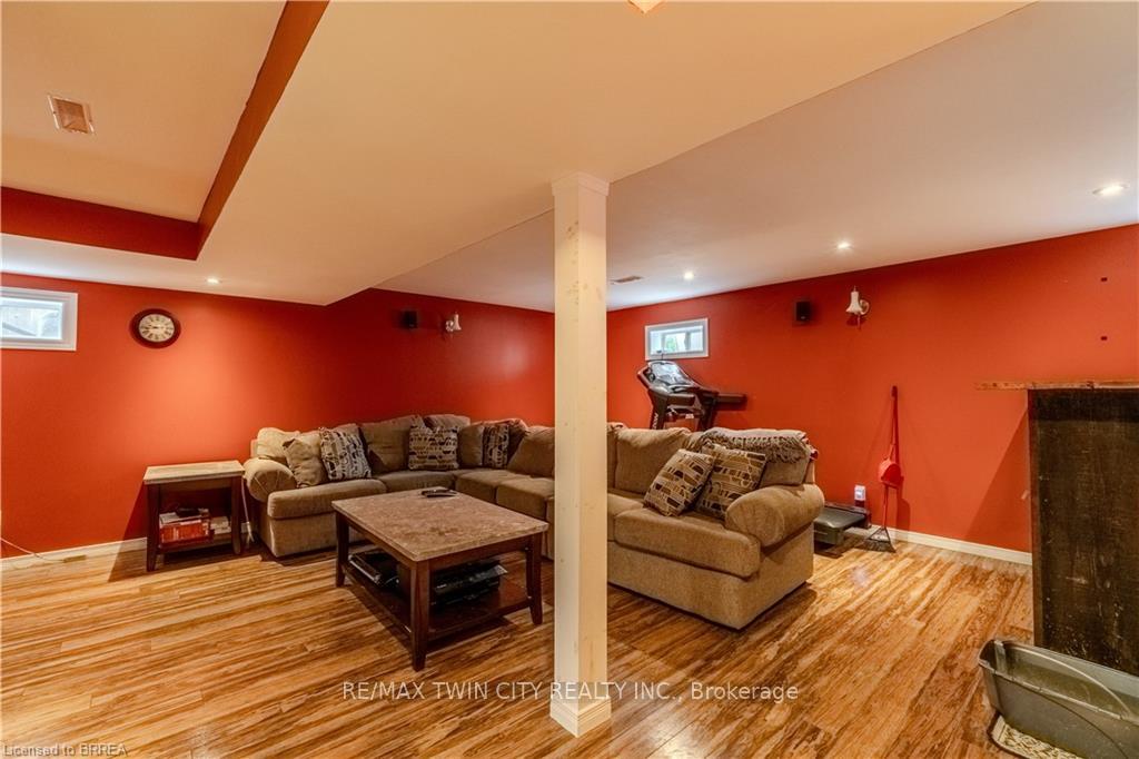 Photo 21 of 41 Forest Drive, Brant, Paris — HOMEH