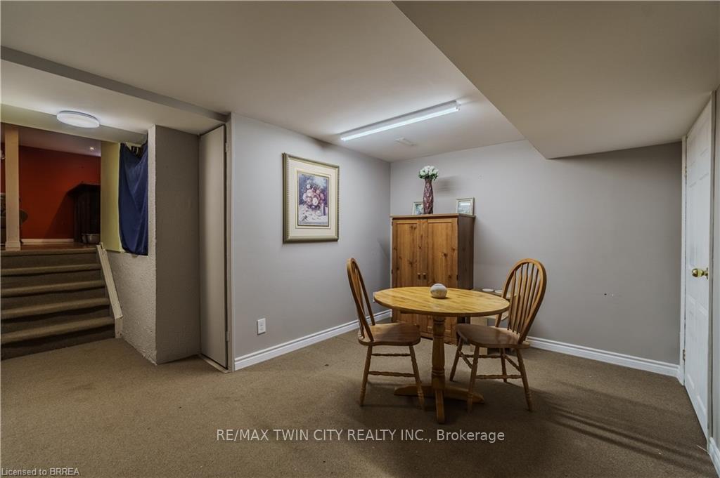Photo 22 of 41 Forest Drive, Brant, Paris — HOMEH
