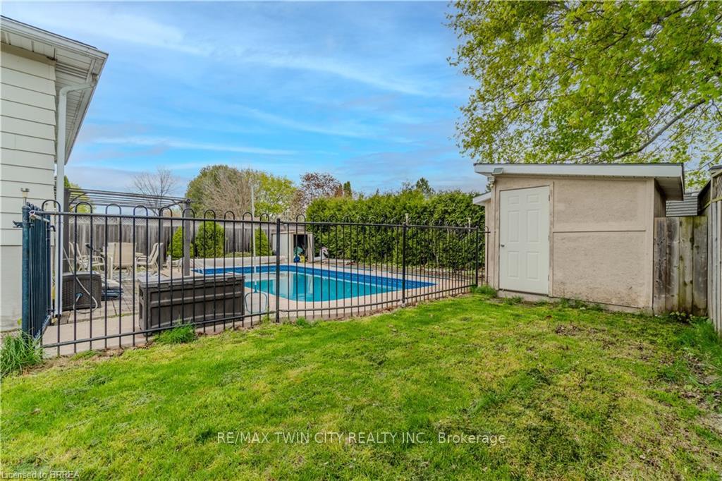 Photo 26 of 41 Forest Drive, Brant, Paris — HOMEH