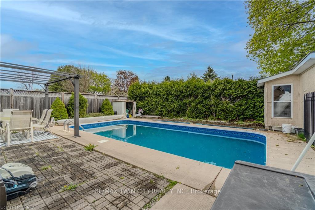 Photo 27 of 41 Forest Drive, Brant, Paris — HOMEH