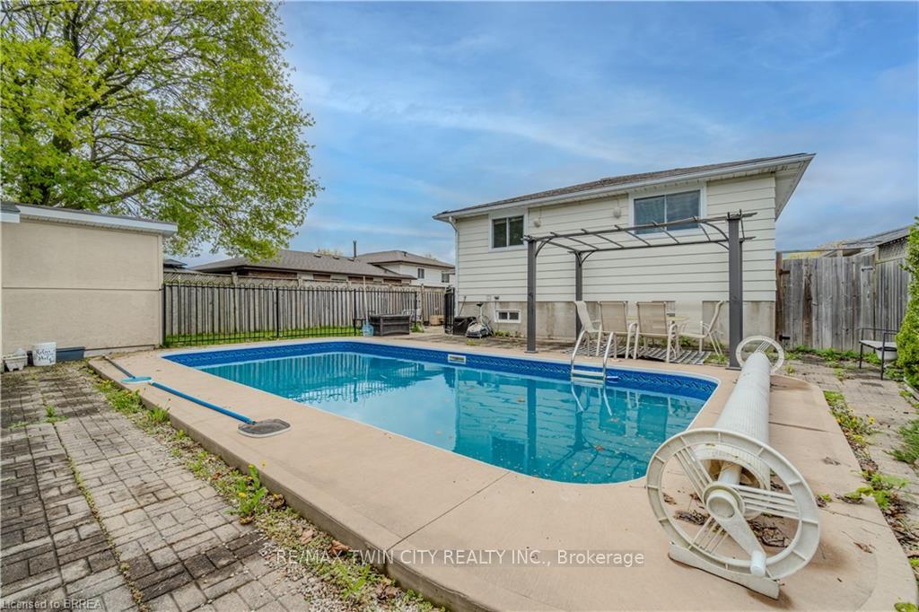 Photo 28 of 41 Forest Drive, Brant, Paris — HOMEH