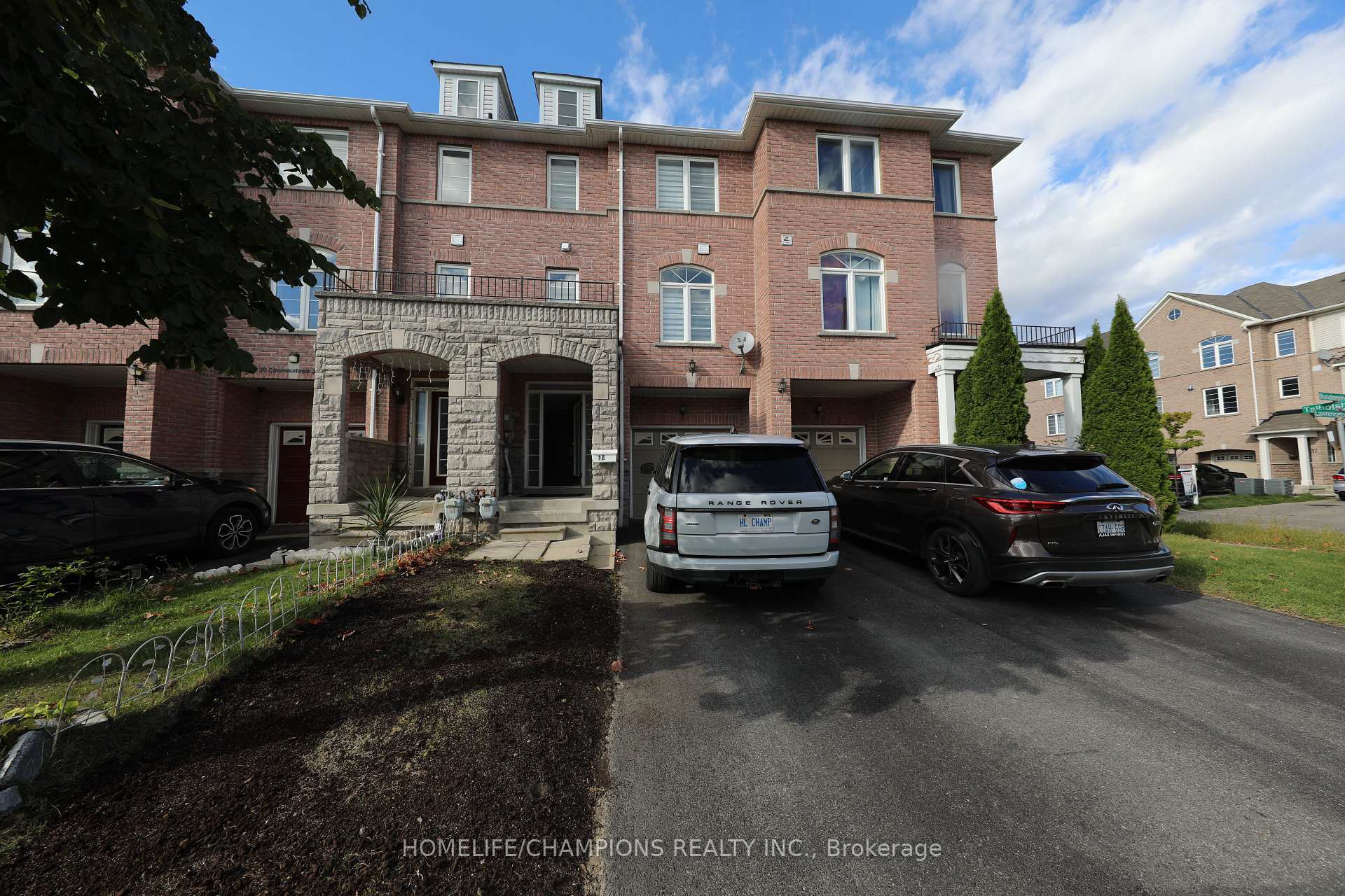 Photo 2 of 18 Lawrence Town Street, Ajax, South West — HOMEH